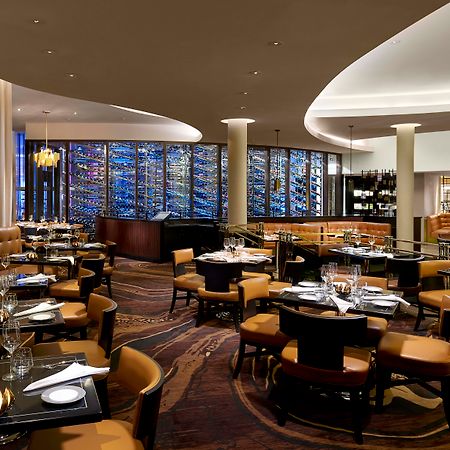 Fontainebleau Miami Beach Esterno foto Interior of the restaurant