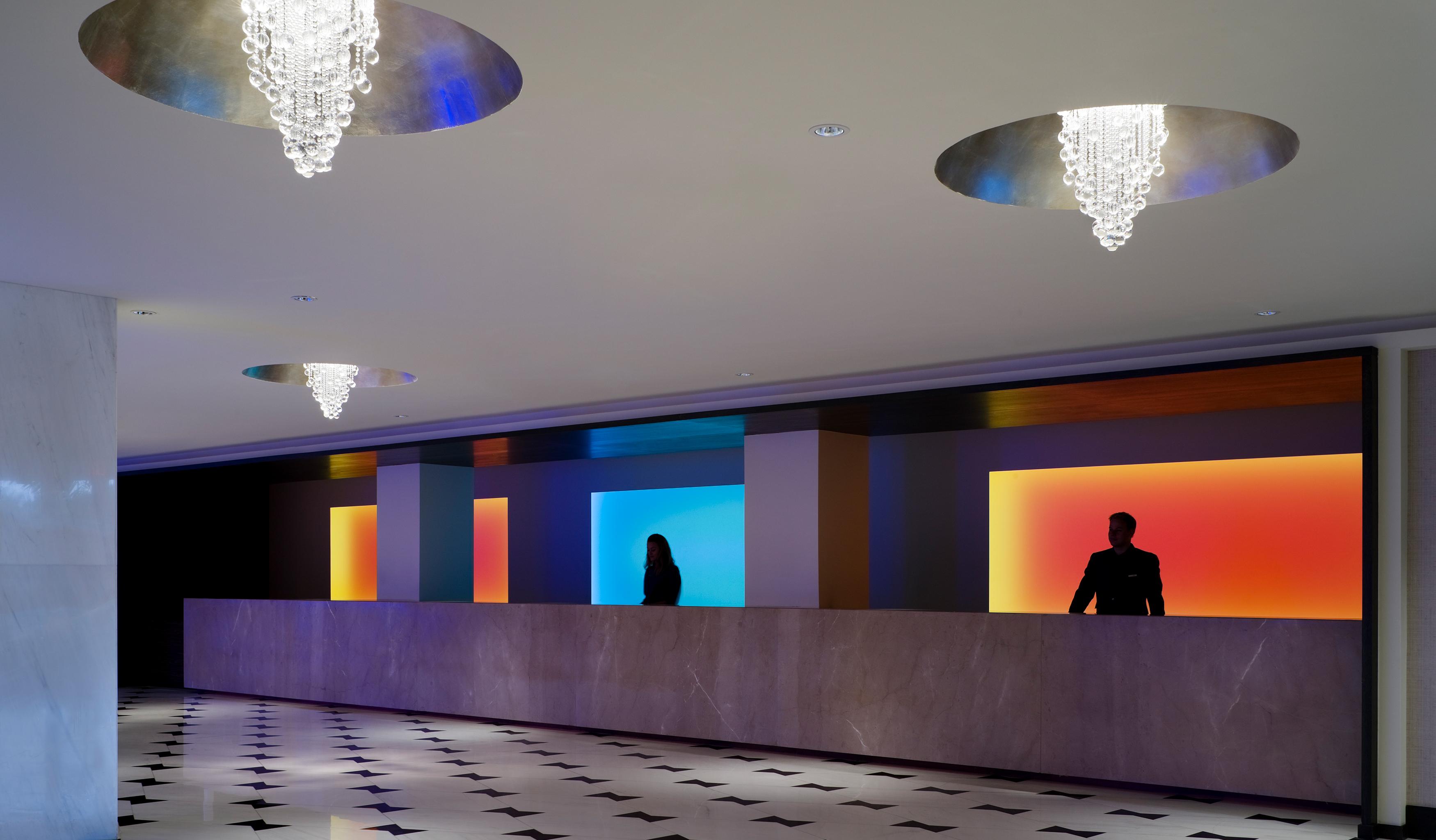 Fontainebleau Miami Beach Esterno foto The reception desk at the Mandarin Oriental, Munich