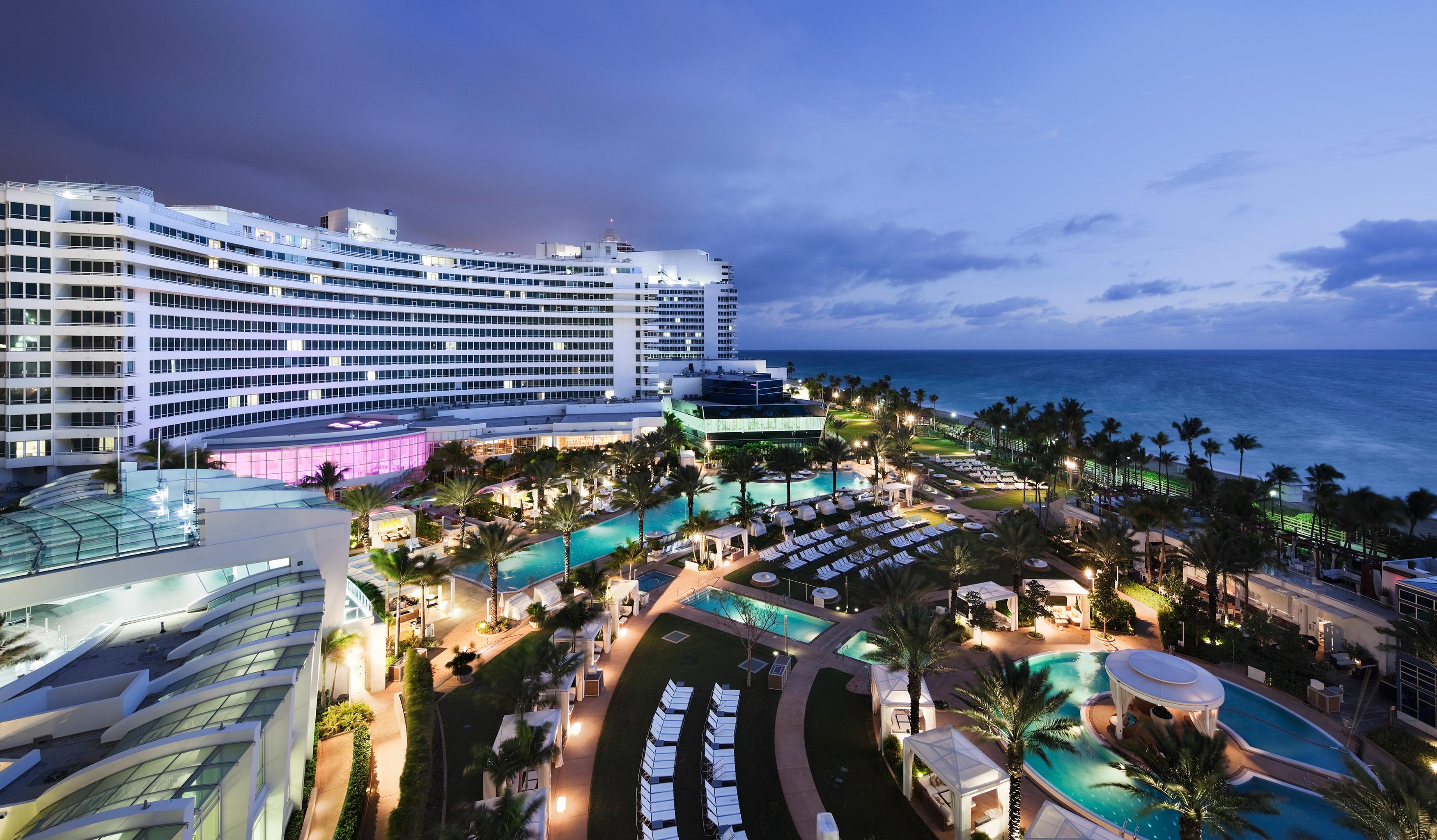 Fontainebleau Miami Beach Esterno foto Hard Rock Hotel