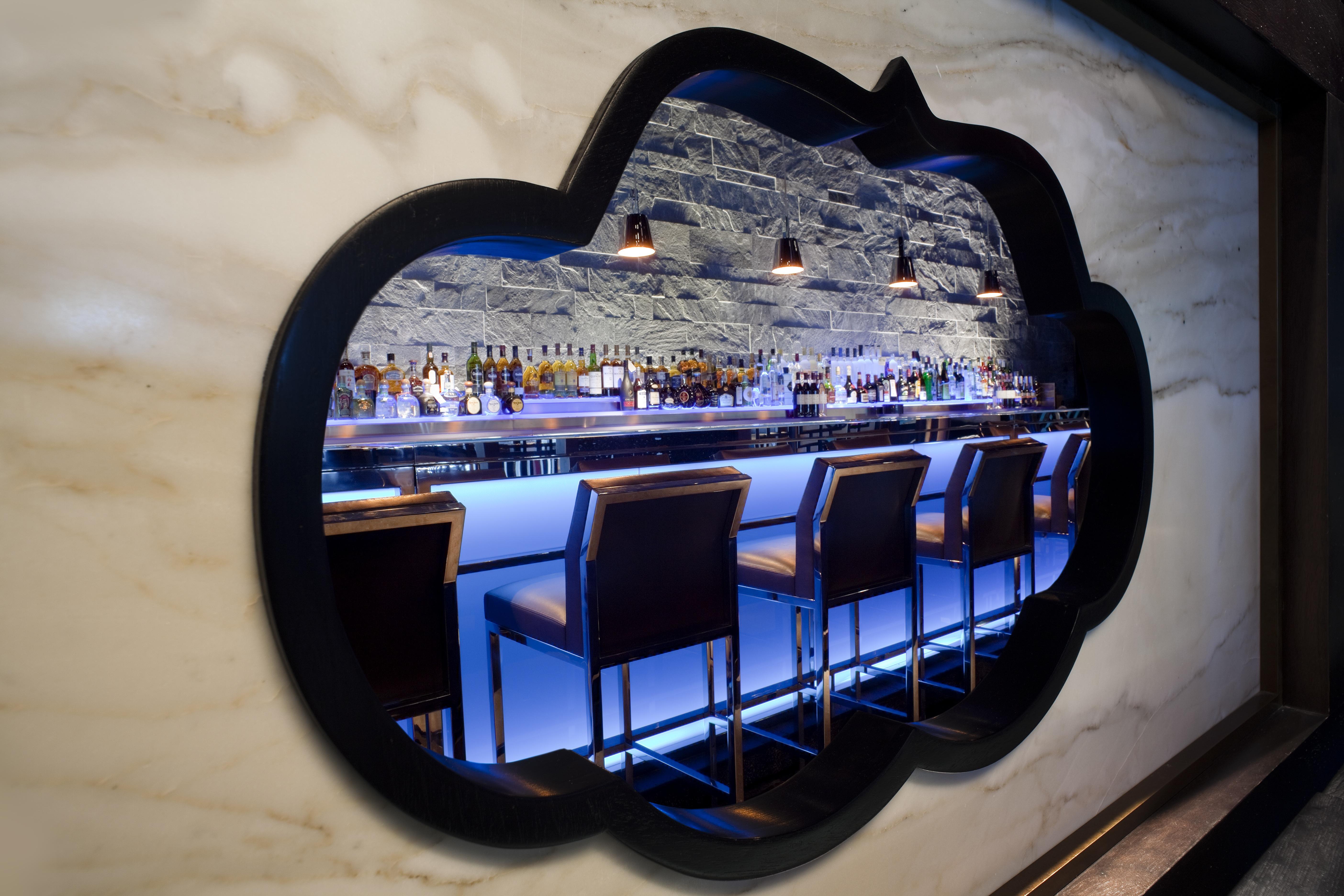 Fontainebleau Miami Beach Esterno foto The bar at the restaurant