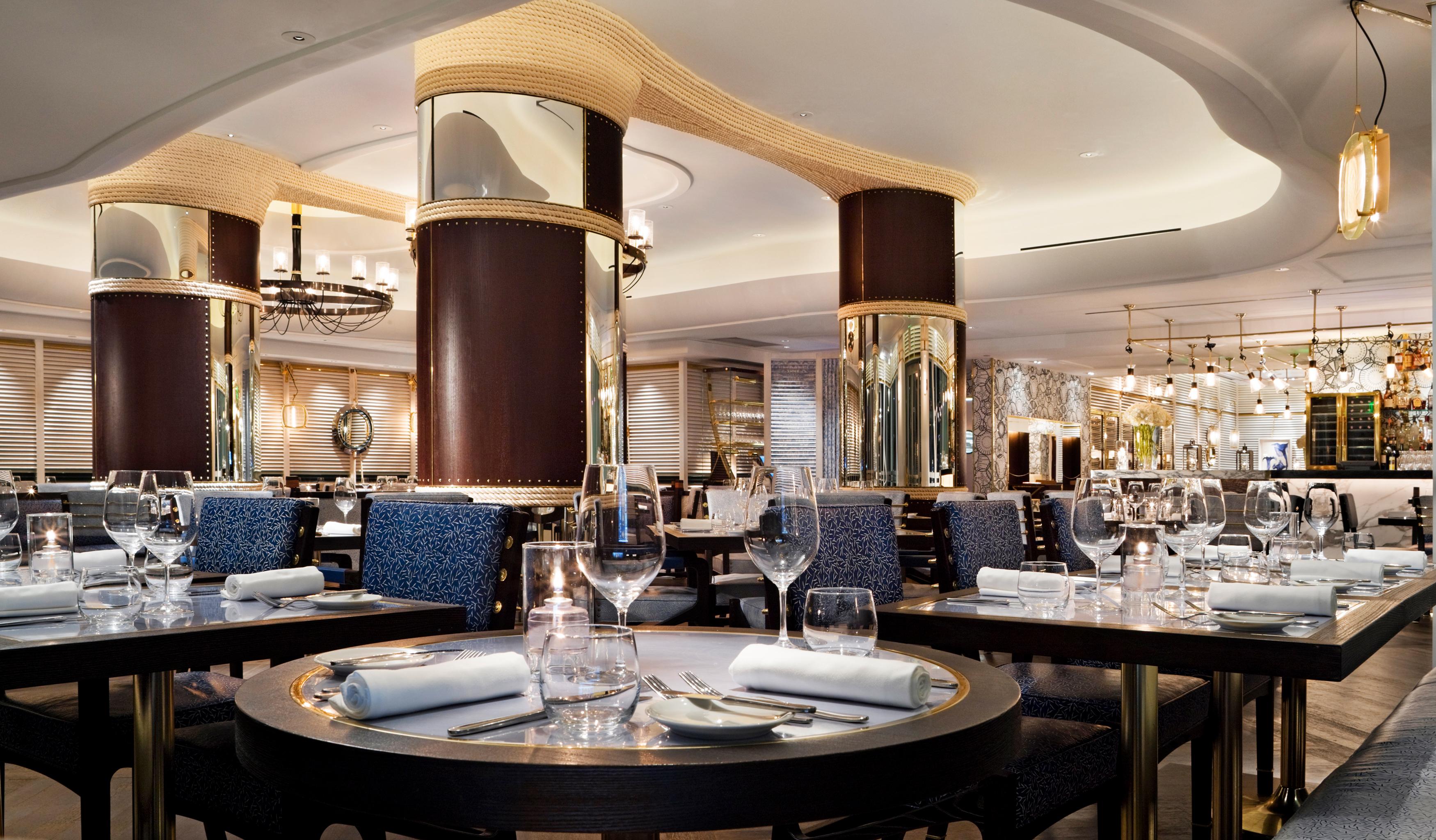 Fontainebleau Miami Beach Esterno foto The interior of the restaurant
