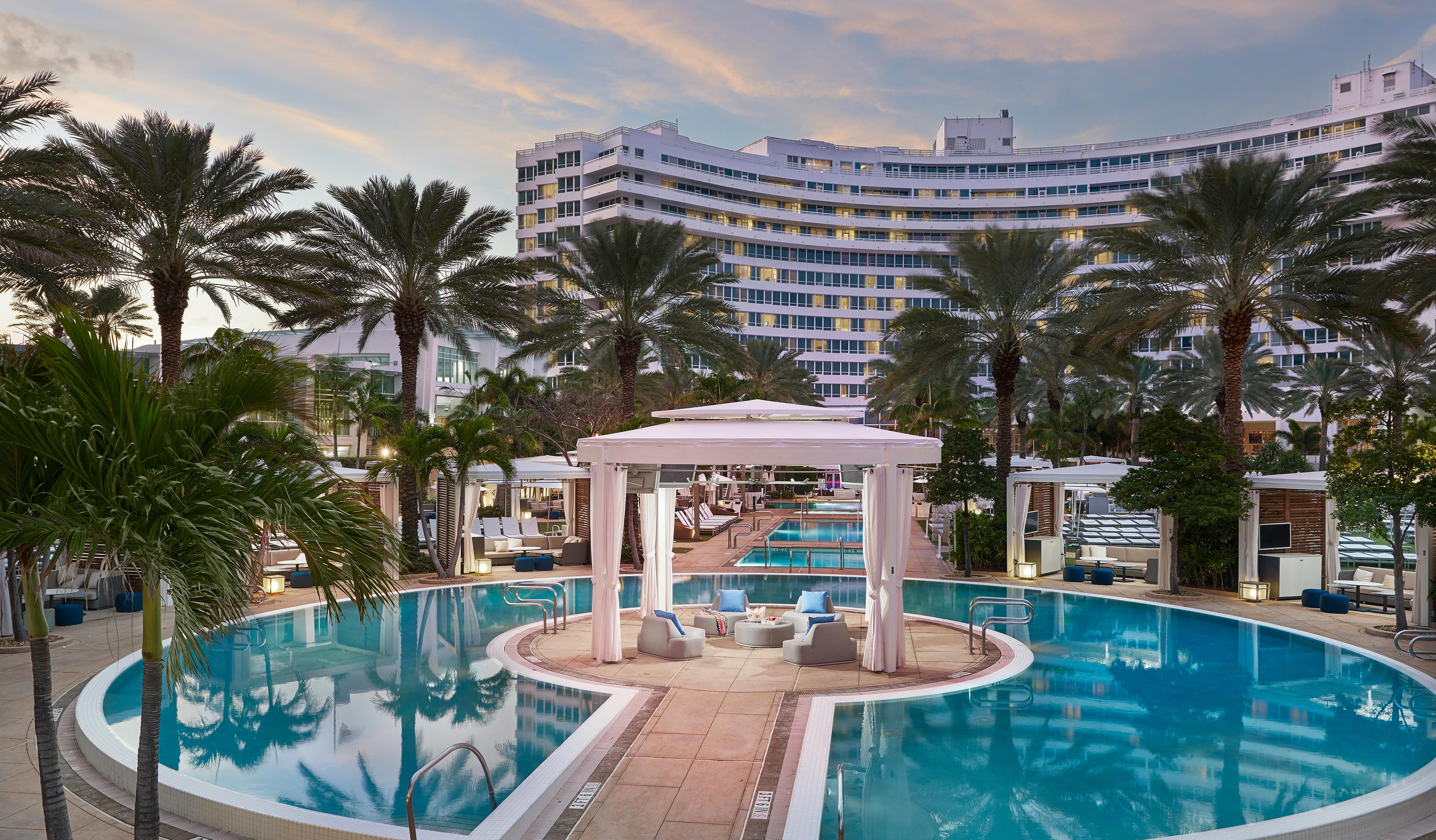 Fontainebleau Miami Beach Esterno foto The Fontainebleau Hotel