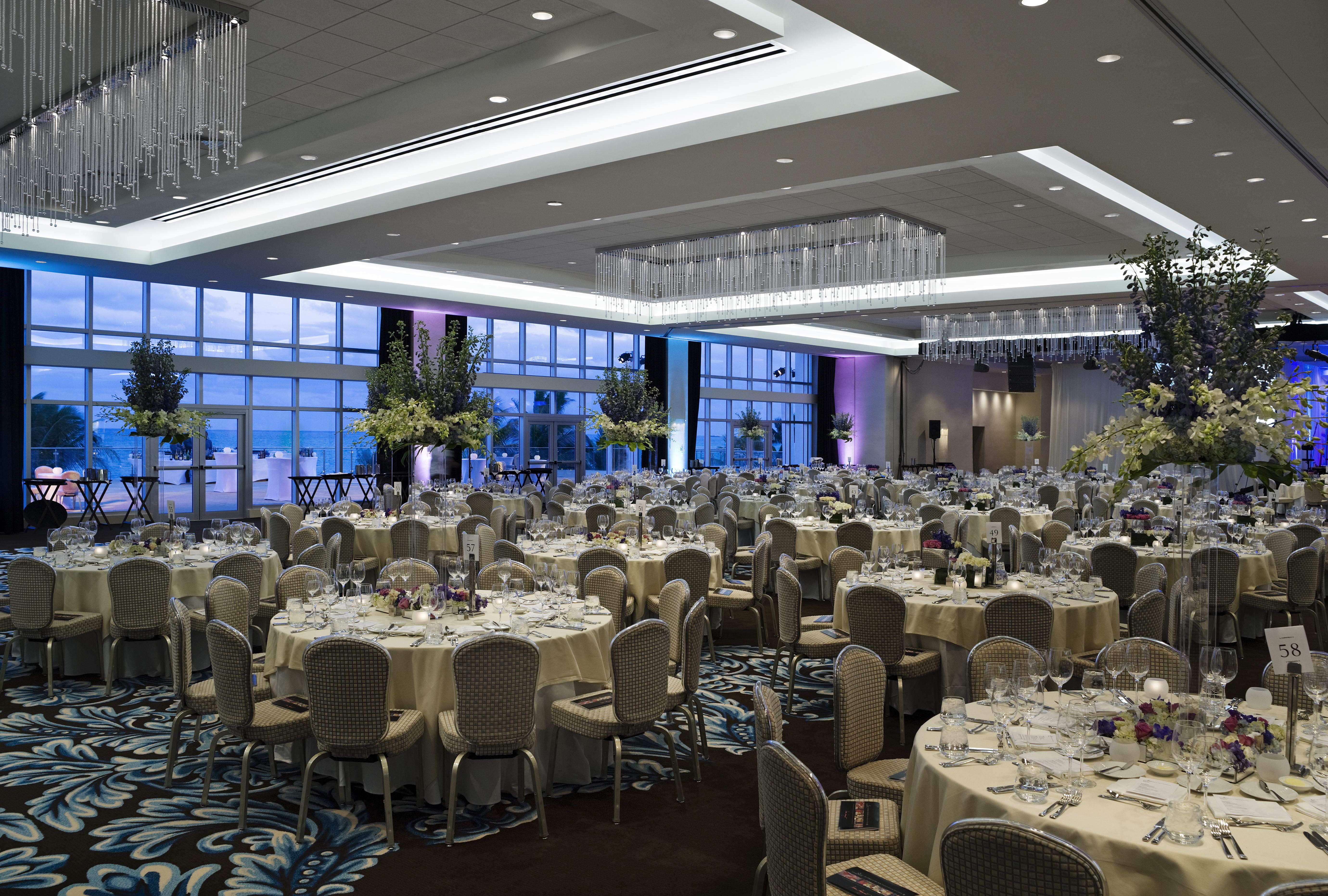 Fontainebleau Miami Beach Esterno foto The Grand Ballroom