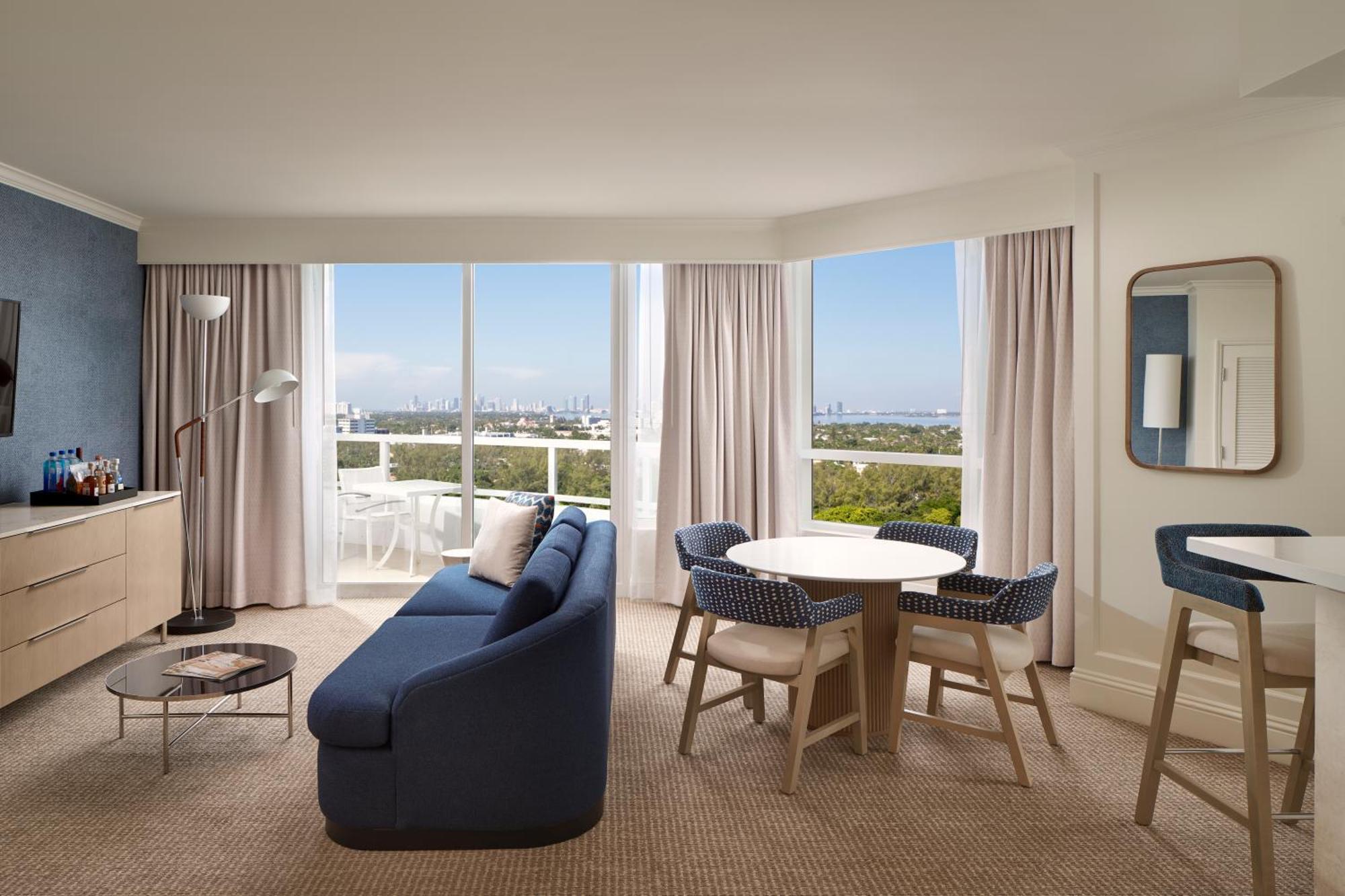 Fontainebleau Miami Beach Esterno foto A living room at the JW Marriott Boca Raton